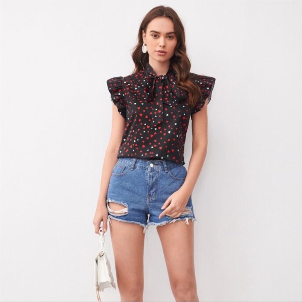 Tie-Neck Heart print top